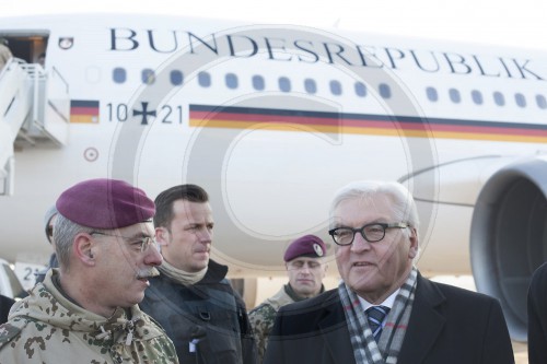 Frank-Walter Steinmeier, SPD Fraktionsvorsitzender, Bundesaussenminister besucht das ISAF Regionalkommando Nord