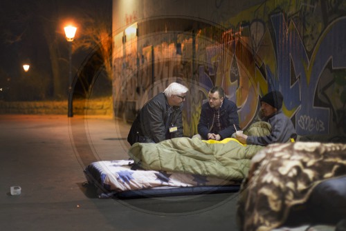 Steinmeier bei Wohnungslosen in Berlin