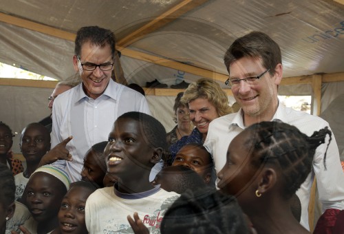 Mueller besucht Fluechtlingslager in Zentralafrika