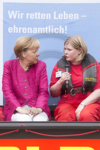 Besuch der Bundeskanzlerin Angela Merkel und beim Bundesamt fuer Bevoelkerungsschutz und Katasthrophenhilfe BBK
