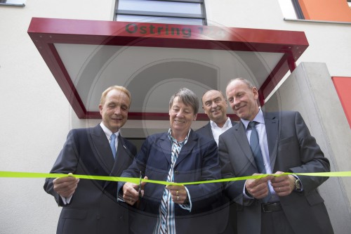 Barbara Hendricks, SPD, Bundesministerin fuer Umwelt, Naturschutz, Bau und Reaktorsicherheit besucht VIVAWEST Zukunftshaus in Bottrop