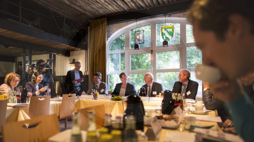 Barbara Hendricks, SPD, Bundesministerin fuer Umwelt, Naturschutz, Bau und Reaktorsicherheit besucht Versuchsanstalt Haus Riswick in Kleve