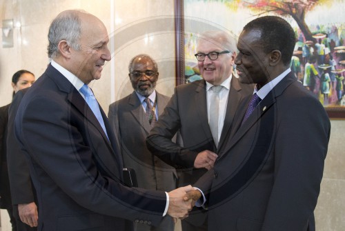27.10.2014: BM Steinmeier und AM Fabius besuchen Nigeria