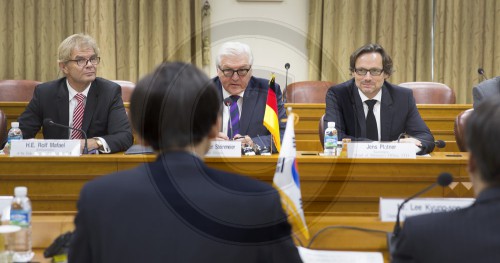 Bundesaussenminister Frank-Walter Steinmeier, SPD und Yun Byung-se, Aussenminister  in Suedkorea Seoul