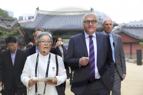 Bundesaussenminister Frank-Walter Steinmeier, SPD und Natalia Woerner, Schauspielerin