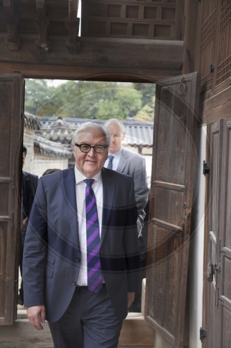 Bundesaussenminister Frank-Walter Steinmeier, SPD und Natalia Woerner, Schauspielerin