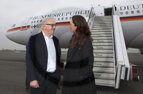 Natalia Woerner, Schauspielerin geht mit Bundesaussenminister Frank-Walter Steinmeier, SPD auf Reisen