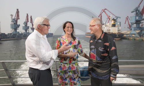 Dr. Georg Witschel, Natalia Woerner, Schauspielerin, Bundesaussenminister Frank-Walter Steinmeier, SPD