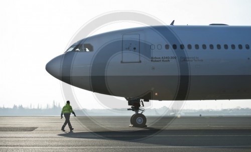 27.11.2014: Vorstellung Medevac Airbus fuer Ebola-Transporte