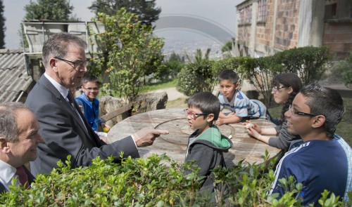 05.12.2014: BM Mueller besucht Kolumbien