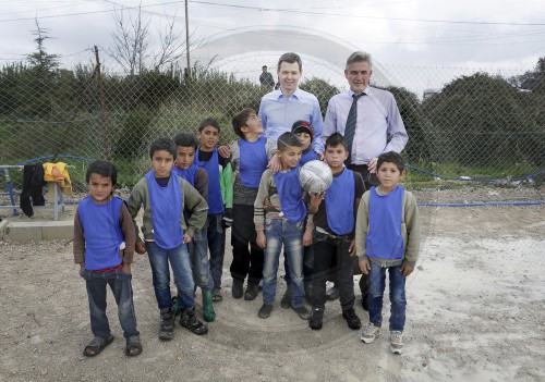 Silberhorn besucht syrische Fluechtlinge im Libanon