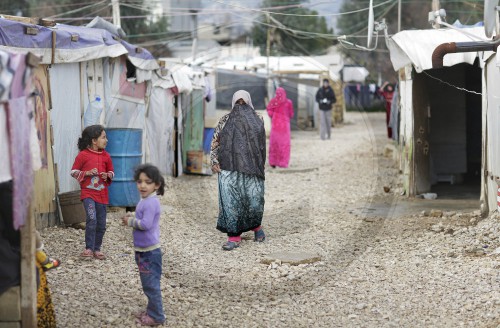 Informelle Zeltsiedlung fuer syrische Fluechtlinge im Libanon