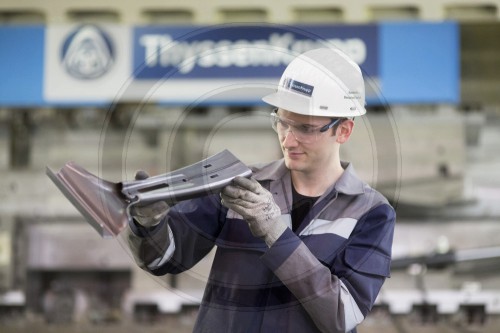 Forschung im Stahlwerk  in Duisburg Hamborn der ThyssenKrupp AG