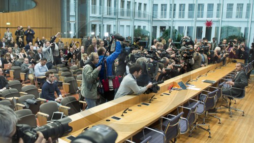 Sebastian Edathy in der Bundespressekonferenz