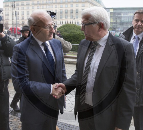 Steinmeier kondoliert in der franzoesischen Botschaft