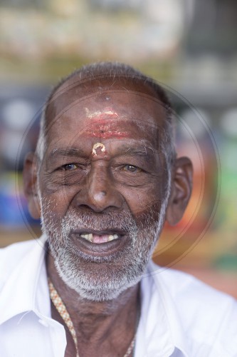 Portraet eines alten Mannes in Sri Lanka