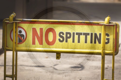 No spitting, spucken verboten