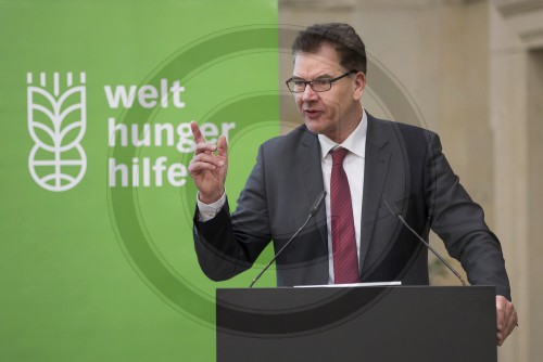 Gerd Mueller bei der Welthungerhilfe