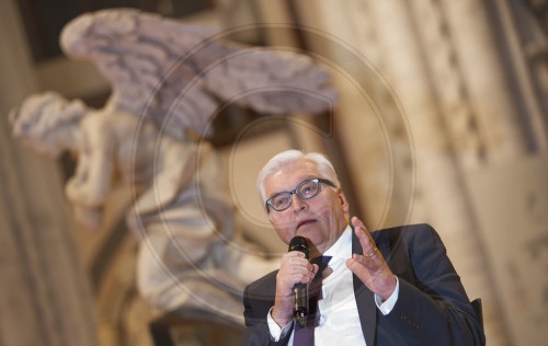 BM Steinmeier vor Engel