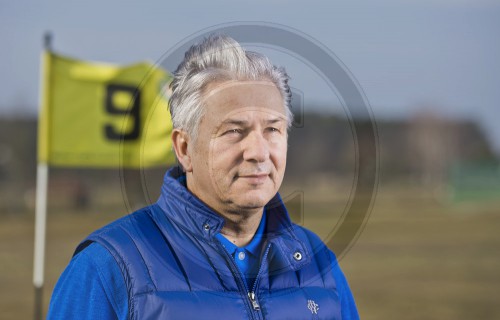 Wowereit spielt Golf