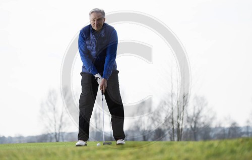 Wowereit spielt Golf