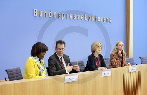 Bundespressekonferenz 'EINEWELT ohne Hunger_ ist moeglich!'