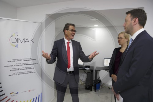 28.05.2015 BM Mueller in Kosovo
