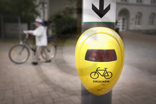 Verkehrsampel mit Radfahrersignalanforderung in Celle