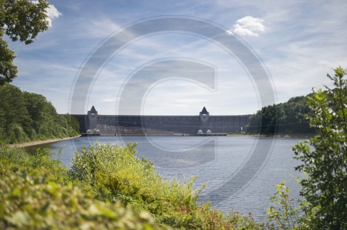 Staumauer am Moehnesee