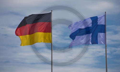 Deutsche + Finnische Fahne