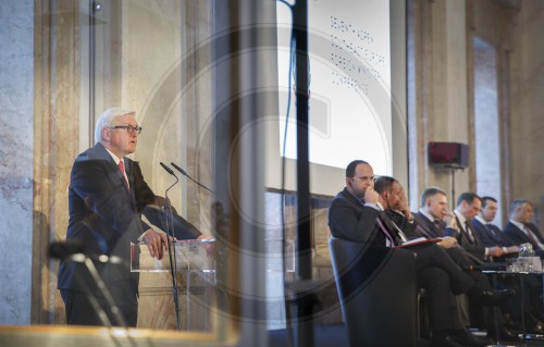 Bundesaussenminister Frank-Walter Steinmeier, SPD, spricht auf der Suedosteuropa-Aussenministerkonferenz