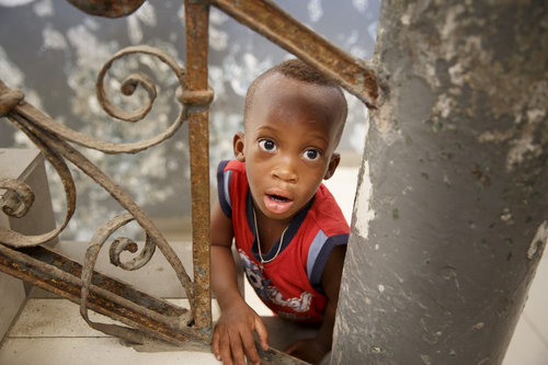 Kleiner Junge in Benin