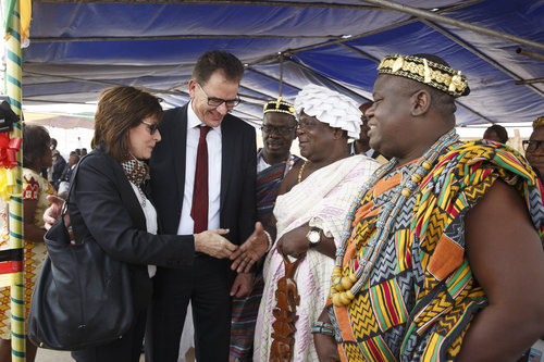Bundesentwicklungsminister Gerd Mueller, CSU mit dem Aussenminister von Togo, Robert Dussey, Lome,