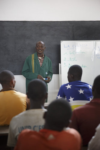 Schueler des dualen Ausbildungssystems in Togo