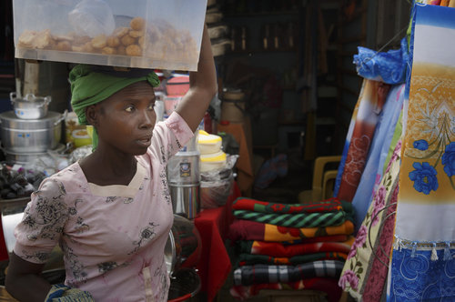 Afrikanische Marktfrau in Sokode