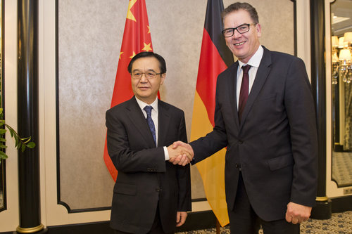 BM Mueller trifft Handelsminister von China