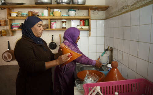 Menschen in Tidhrest, einer Oase in Marokko
