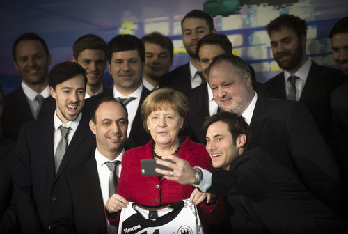 Merkel empfaengt Handball Europameister