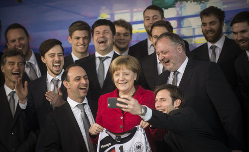Merkel empfaengt Handball Europameister