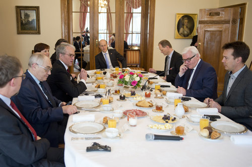 BM Steinmeier besucht Moskau