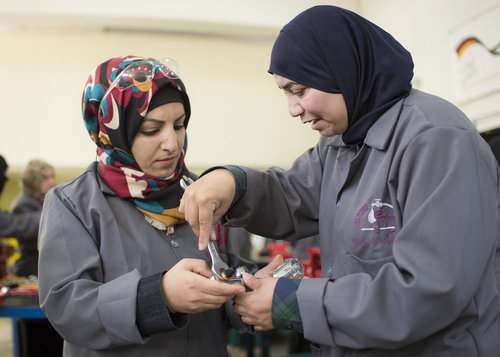 Ausbildung von syrischen Fluechtlingen als Klempnerinnen in Jordanien