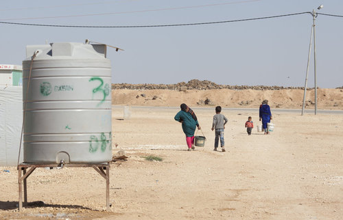 Wasserstelle in einem Fluechtlingscamp in Jordanien