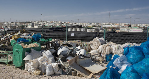 Wertstoffhof in einem Fluechtlingscamp in Jordanien