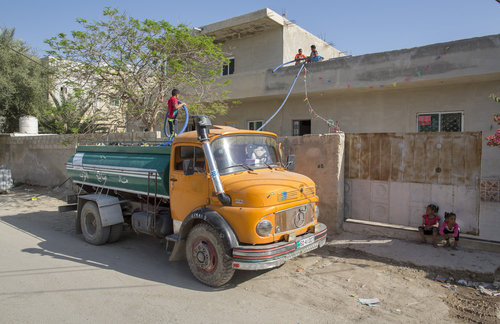 Wassertanker bei einer Auslieferung in Jordanien