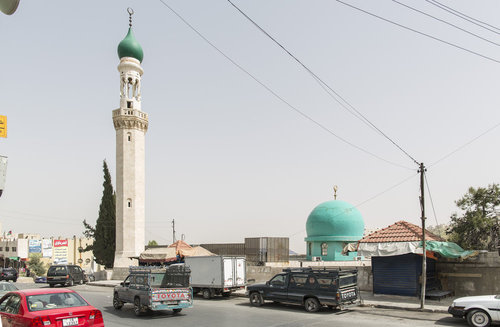 Blick auf die Shishan Moschee in Sweileh