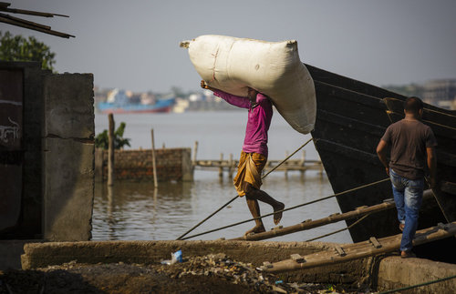 Hafenarbeiter in Bangladesch