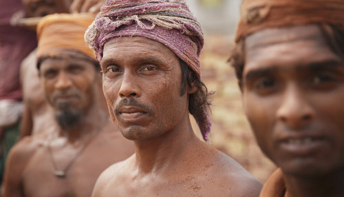 Portrait von Hafenarbeitern in Bangladesch