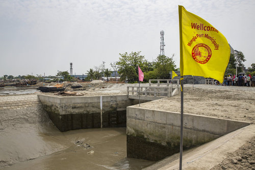 Stauwerk zum Schutz vor Hochwasser in Bangladesch