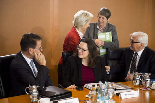 Kabinett Nahles + Hendricks + Steinmeier + von der Leyen + Mueller