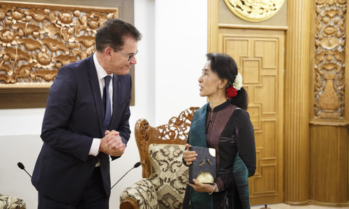 Gerd Mueller, CSU, trifft Friedensnobelpreistraegerin und Aussenministerin Aung San Suu Kyi